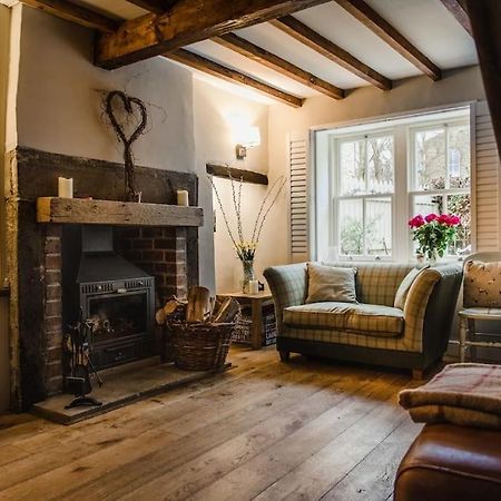 1800 Period Grade 2 Listed Cottage Addingham Extérieur photo